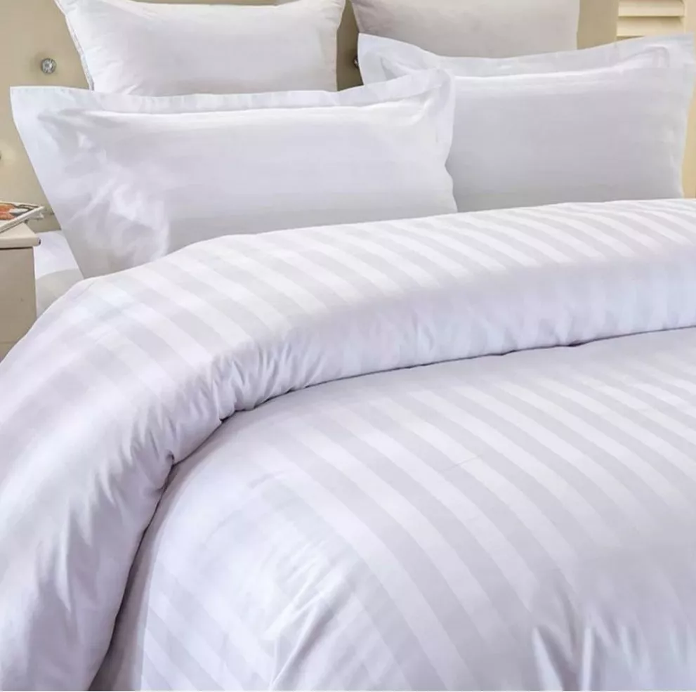 Комплект постельного белья для гостиницы, Страйп-сатин 135 гр.