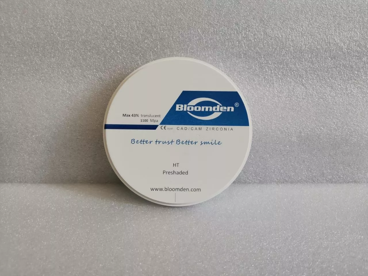 Диск Bloomden ZrO2 98 mm 18 HT Preshaded D1
